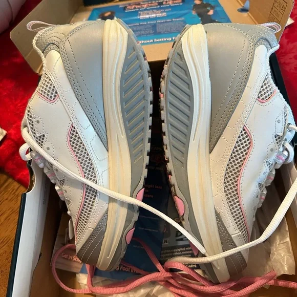 Skechers Shape Ups women! Brand new! - Picture 7 of 8